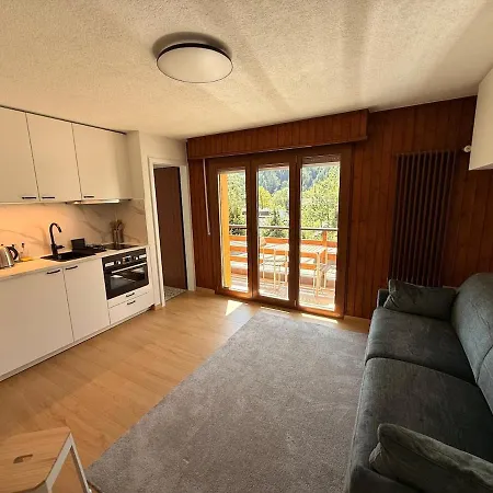 Lovely In The Heart Of The City, With Parking And Balcony *