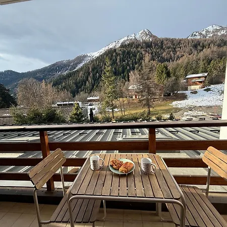 Lovely In The Heart Of The City, With Parking And Balcony